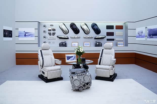 锚定50万级/搭最新版鸿蒙座舱语音大模型 岚图泰山内饰官图发布