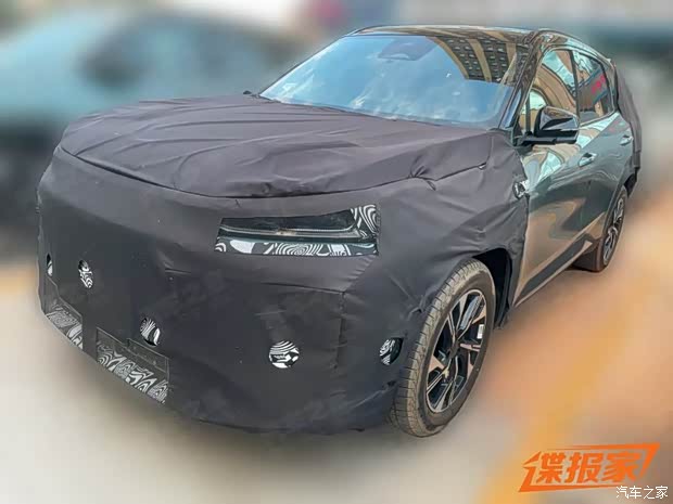 外观或有较大调整/内饰换装怀挡设计 新款博越L测试谍照曝光