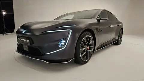 俄媒评测阿维塔12：650万卢布起，四屏座舱+本土化车机