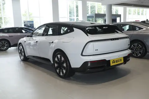 20万级豪华纯电之选！颜值高、智能配置丰富，操控性能拉满